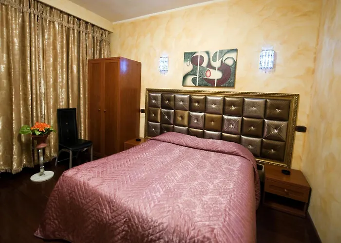 班加西酒店 酒店 蒙卡列里